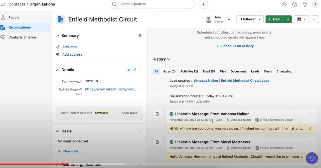 CRMs that integrate with LinkedIn - example of chat history display in the organization section